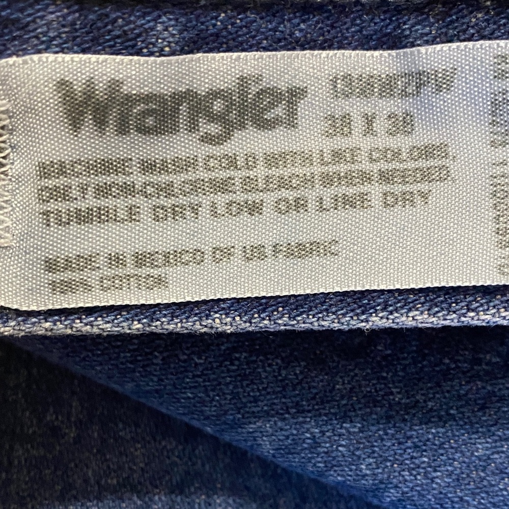 Wrangler Men's 13MWZ Jeans. Size 38x38 - Picture 3 of 3